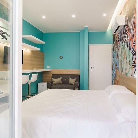 Abissi Room One Step From The Sea Trani Bagian luar foto